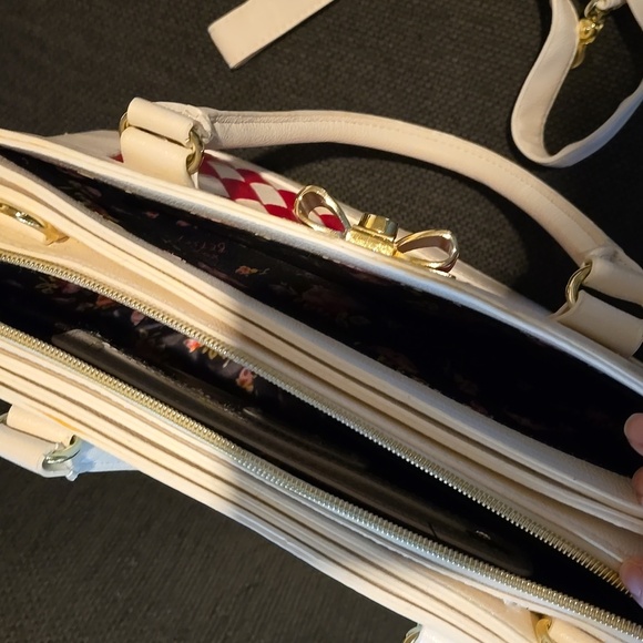 Betsey Johnson Unbeweavable Satchel white and fushia - Picture 7 of 16